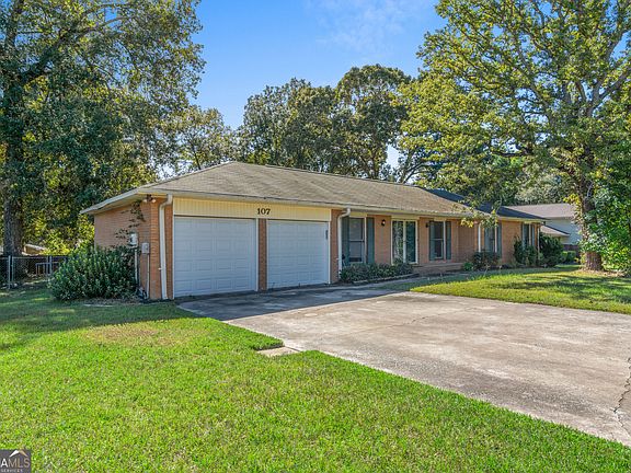 3rd image of 107 Springwood Dr