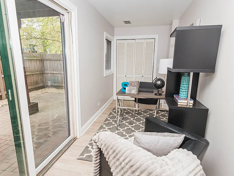 3056 N Paulina St — Photo 16
