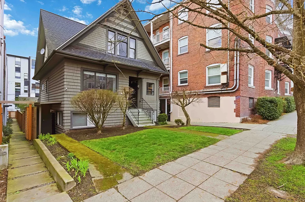 Building Photo - 1123 14th Ave #2