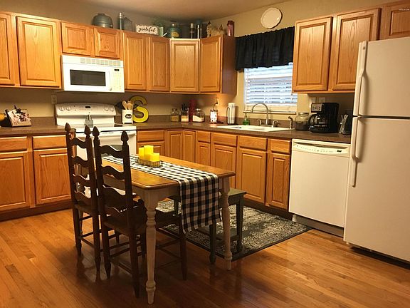5th image of 22422 Bend Ln