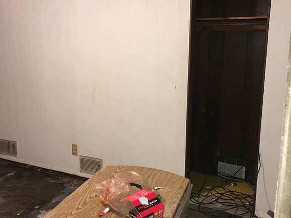 4th image of 8779 Broadway St