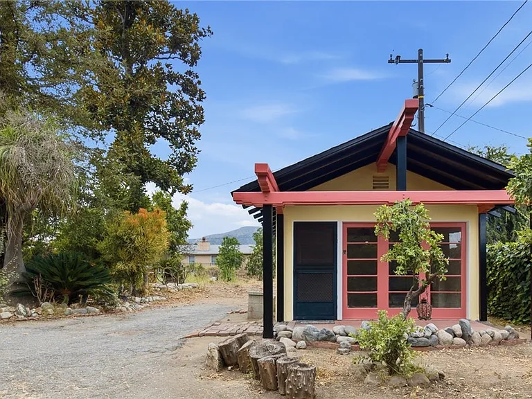 607 Hacienda Dr #1/2 — Photo 2