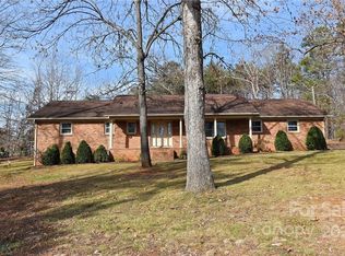 903 Leaping Brook Rd, Lincolnton, NC 28092