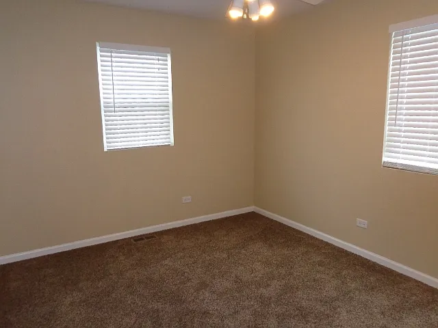2201 N Oakleaf Ln — Photo 12