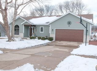 2619 SW Golf View Dr, Topeka, KS 66614