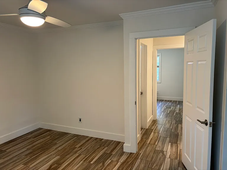 951 Hollywood St #D — Photo 18