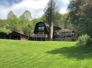 142 Hinson Thomas Rd, Spruce Pine, NC 28777