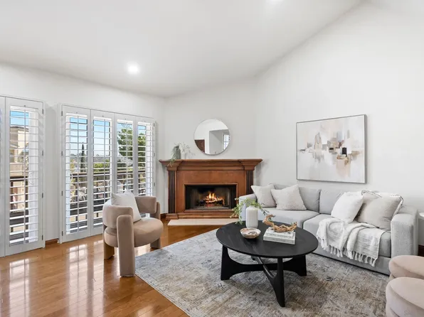6998 Camino Degrazia, San Diego, CA 92111