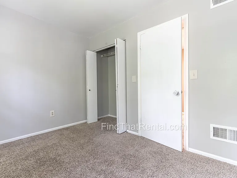 1030 Northfield Dr — Photo 20