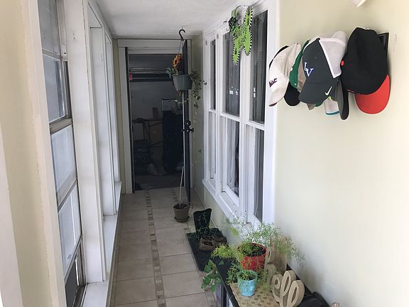 3rd image of 104 Clayton St