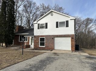 1959 Mitten Ct, East Troy, WI 53120