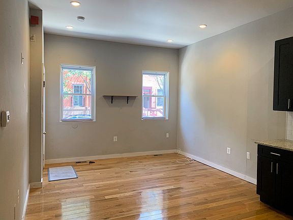 3rd image of 1619 Mount Vernon St #620/1