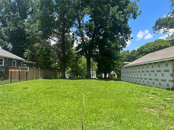 3rd image of 937 Division Street NW
