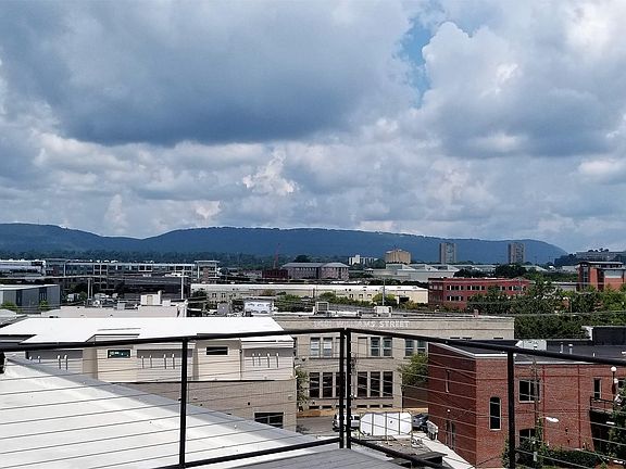 5th image of 1417 Market St APT 21