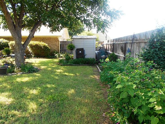4th image of 2602 Twin Oaks