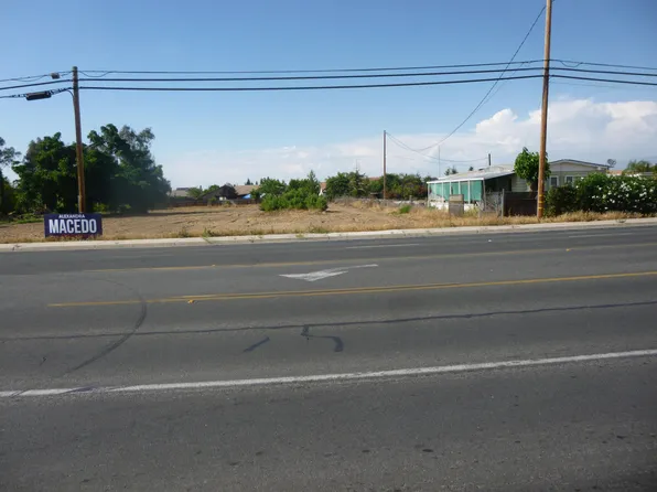 2296 W Henderson Avenue, Porterville, CA 93257