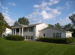 1042-1044 High Vista Trl W, Webster, NY 14580