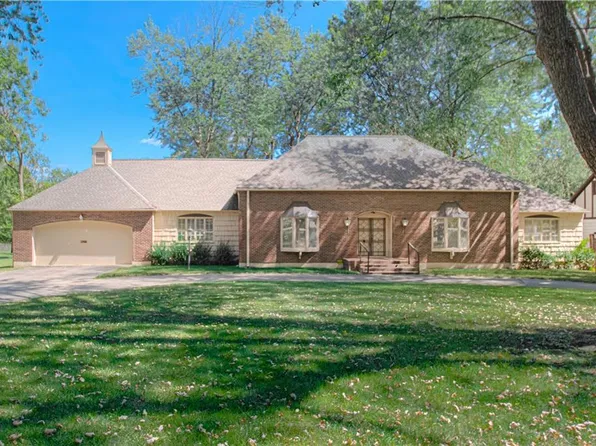 9401 Lee Blvd, Leawood, KS 66206