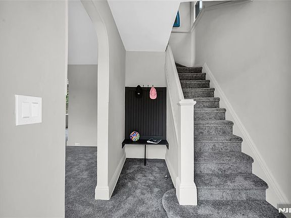 4th image of 9 Byrne St