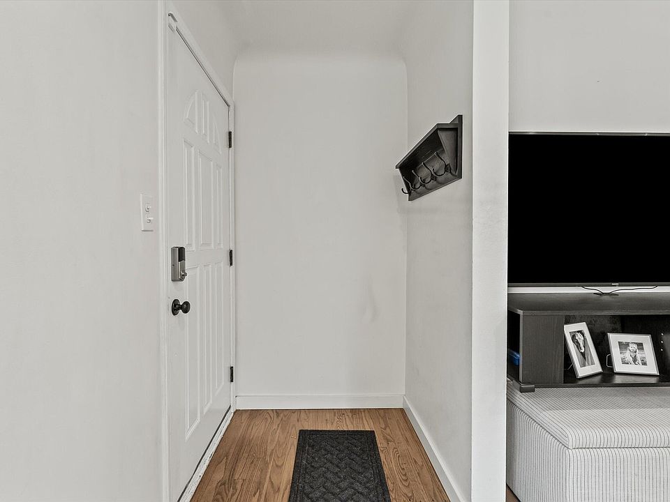 4608 Robinwood Ave, photo 5