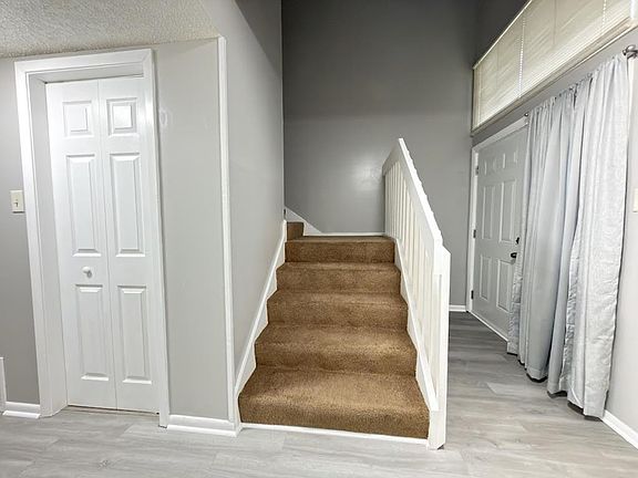 4th image of 1307 Baytree Dr APT D