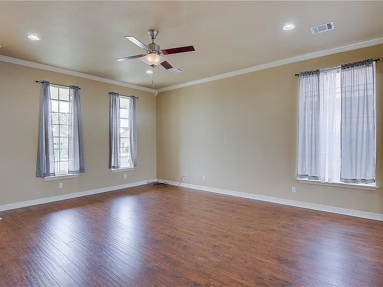221 Geode Ln — Photo 4