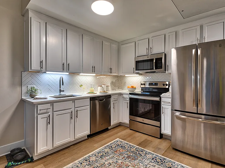 27 Atlantic Apartments — Photo 12