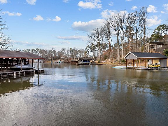 3rd image of 594 Beaver Dam Rd