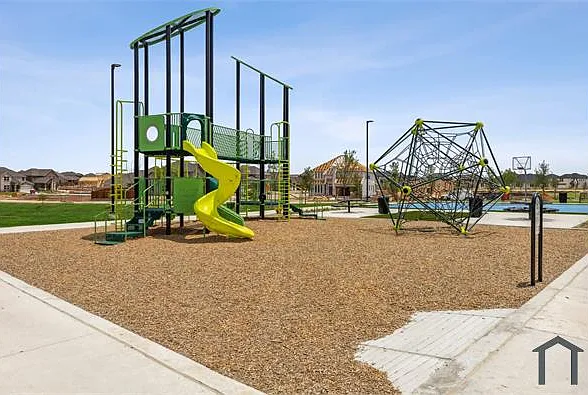 606 Green Grass Dr — Photo 14