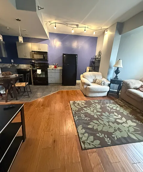 230 E 9th St #1 — Photo 1