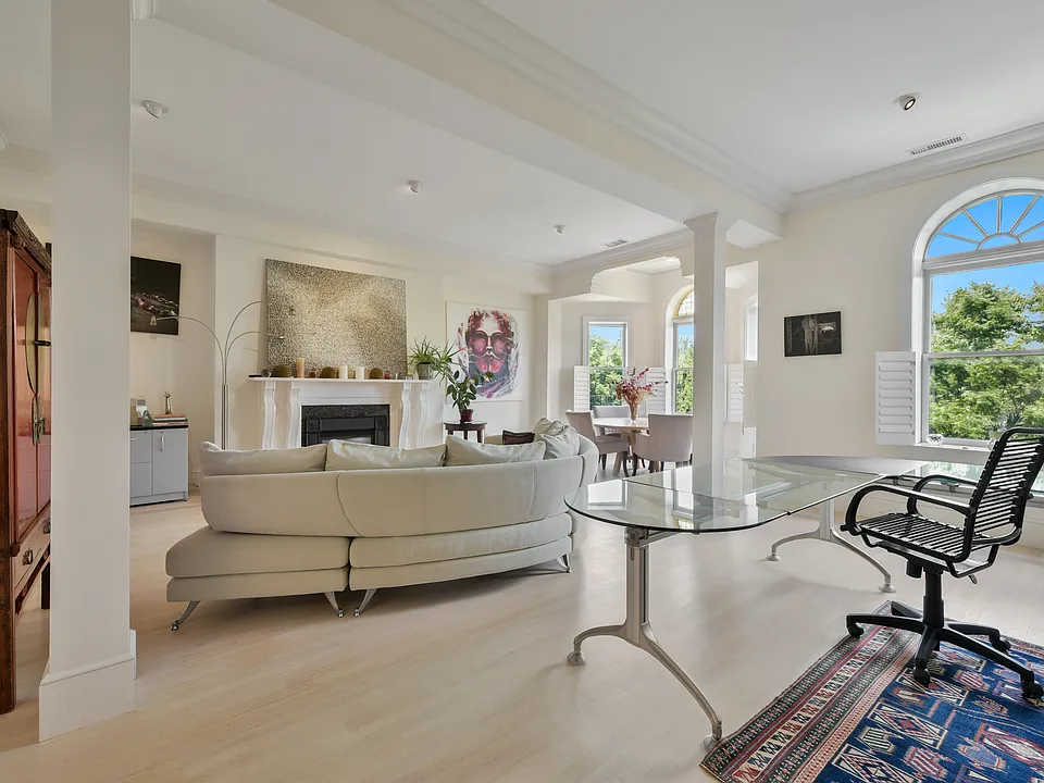 294 Commonwealth Ave #2