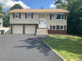 850 Wood Ave, Colonia, NJ 07067