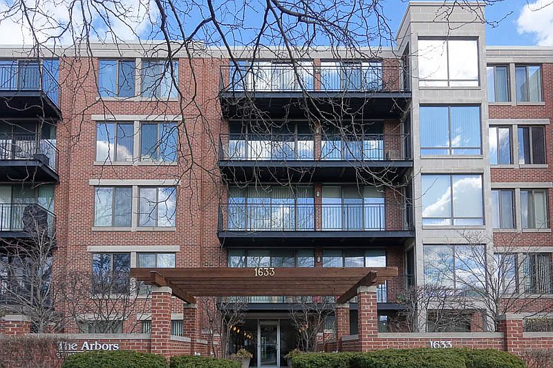 1st image of 1633 2nd St APT 301