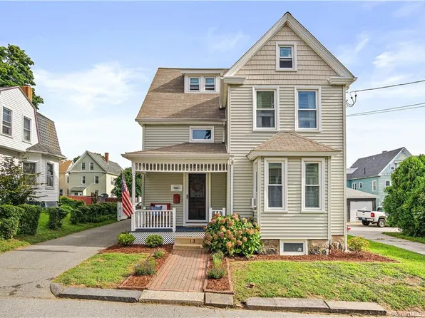 13 Avery Ct, New London, CT 06320