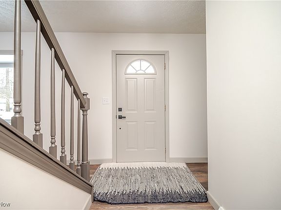 5th image of 336 S Colonial Dr