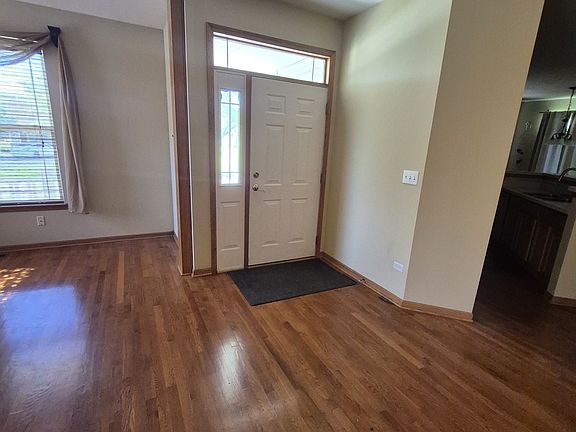 2nd image of 1628 Devonshire Ln