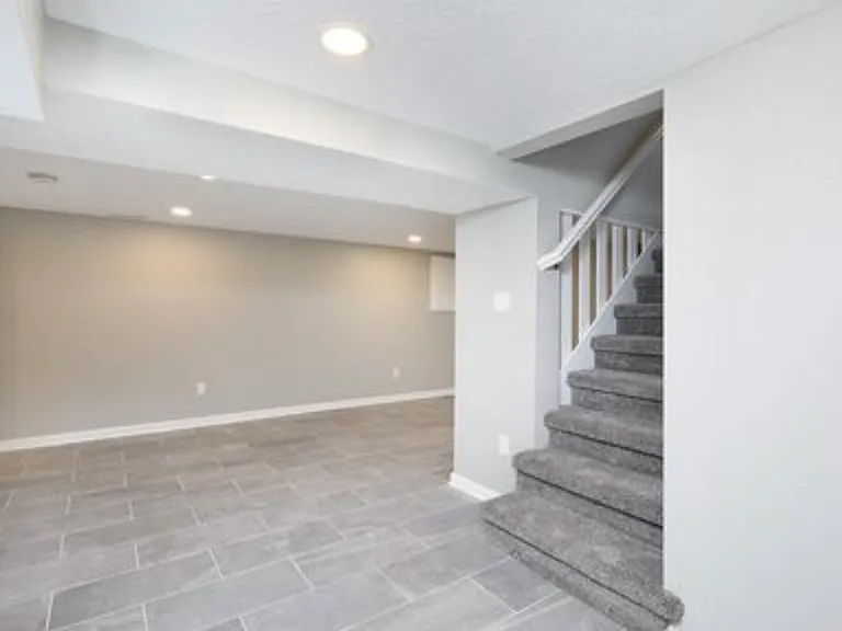 212 Thornton Ave — Photo 17