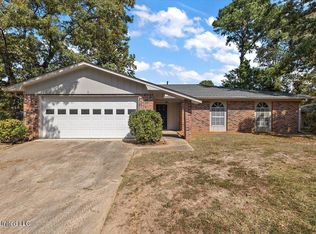 102 Cypress Cir, Clinton, MS 39056