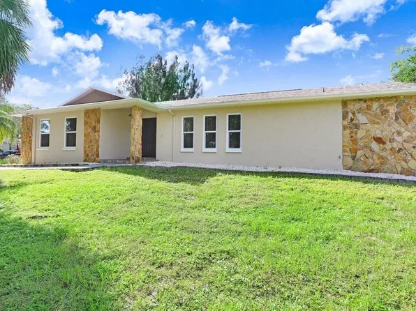 701 Madison St SW, Ruskin, FL 33570