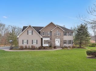 25 Swan Rd, Mahwah, NJ 07430