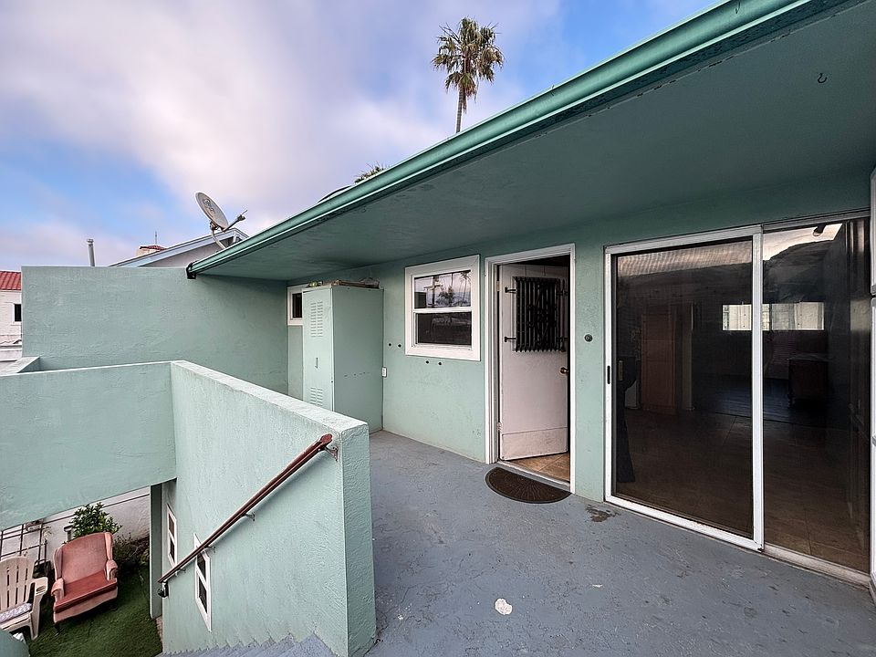 1st image of 1960 Sunset Cliffs Blvd #17898238