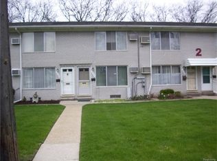 6004 Alan Dr, Brighton, MI 48116