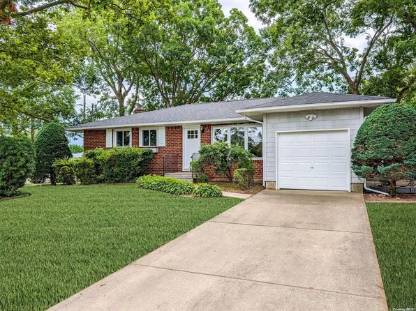 146 Fairview Avenue, Deer Park, NY 11729