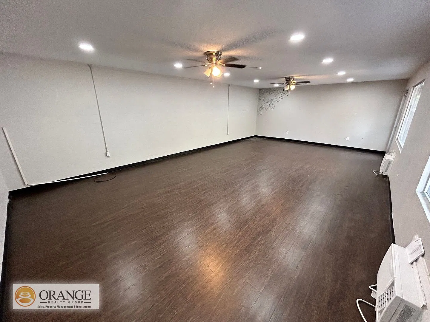 Commercial Property Available in Las Vegas Arts District!- Enjoy 1 Month Free Rent! — Photo 4