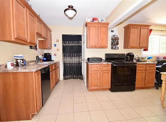 3rd image of 3748 La Somera Dr