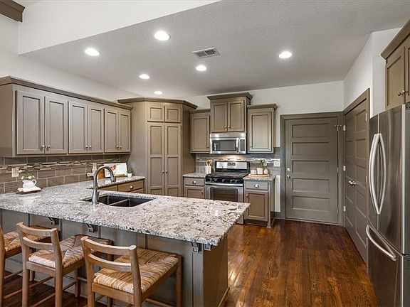 4th image of 14835 Meadow Ln