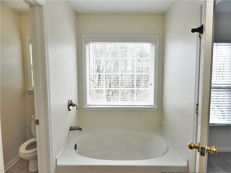 10829 Yorkwood St — Photo 38
