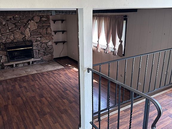 5th image of 22927 Bruce Dr