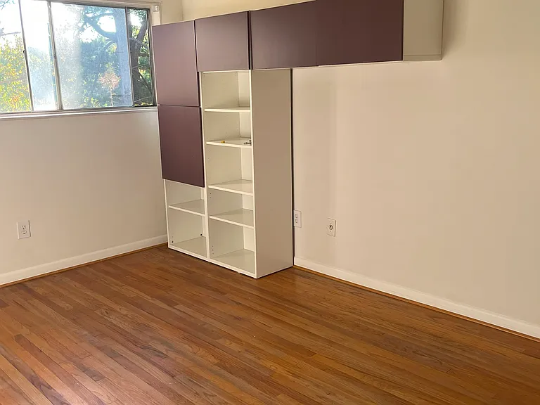 10518 Weymouth St #103 — Photo 8