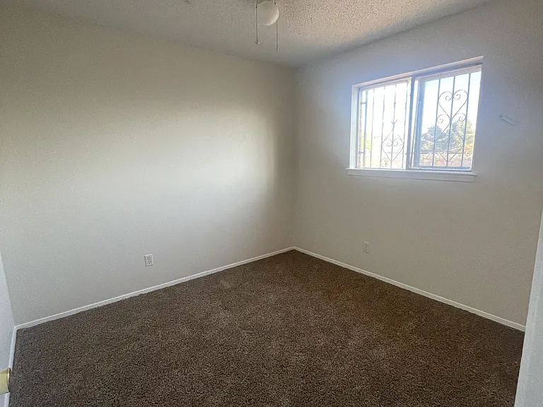 5761 Longview Dr — Photo 3
